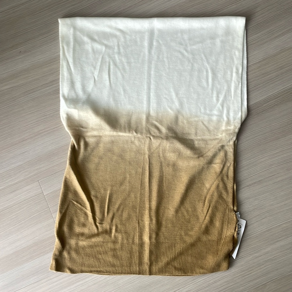 Multi functional scarf/ top - Picture 2 of 2